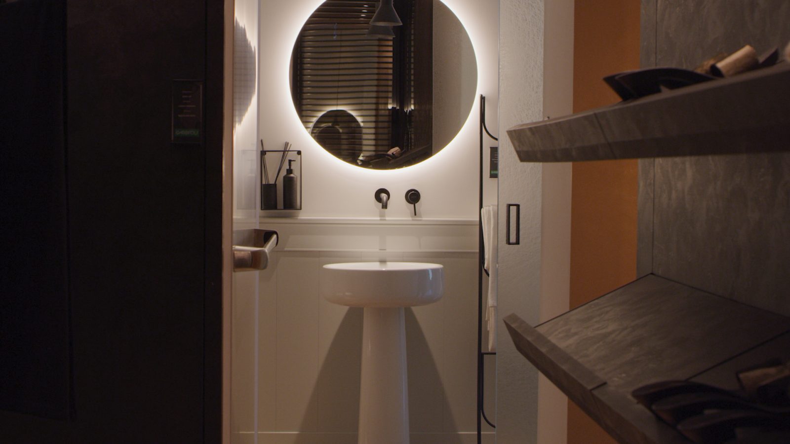Showroom Garofoli Bagno porta scorrevole e1605775065470 Showroom Garofoli Bagno porta scorrevole e1605775065470
