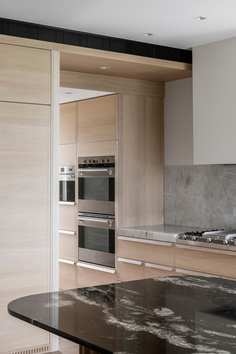 Port, boiserie e parquet Garofoli coordinati per progetto villa contemporanea. 